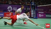 Fajar Alfian/M Rian Ardianto secara mengejutkan unggul 21-13 atas Kevin Sanjaya/Marcus Gideon di gim pertama. (CNN Indonesia/Adhi Wicaksono)