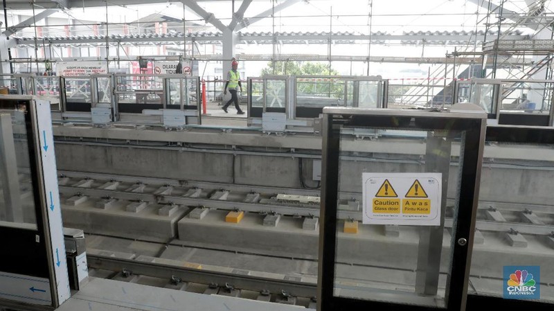 Saat ini kereta dioperasikan secara normal tanpa mengangkut penumpang.