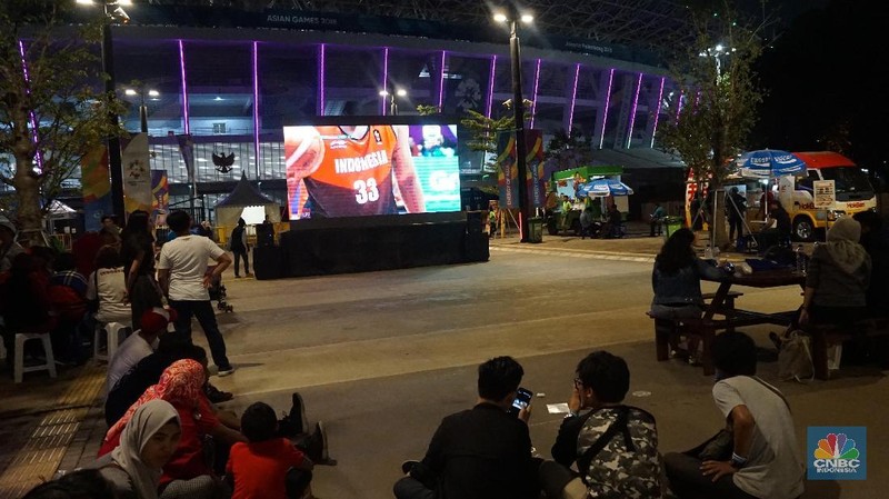 Jangan khawatir kalau tak dapat tiket pertandingan,  ada tempat nongkrong buat penonton Asian Games di GBK Senayan. Banyak festival dan juga bazaar. 