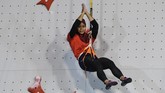 Puji Lestari menjadi salah satu atlet yang naik daun seiring keberhasilan panjat tebing menjadi penyumbang emas bagi kontingen Indonesia dalam Asian Games 2018. (ANTARA FOTO/INASGOC/Hendra Nurdiyansyah/nym/18)