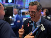 Ada Tanda Krisis Berakhir, Wall Street Ditutup Hijau!