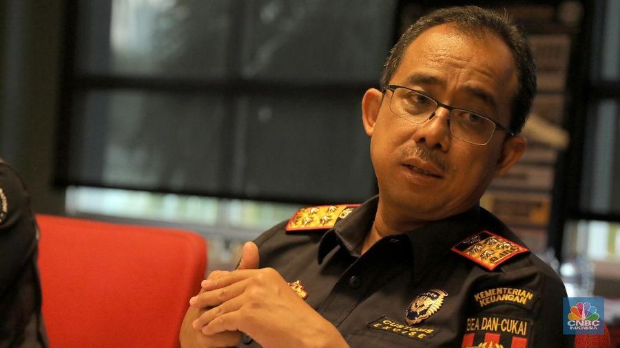 Direktorat Jenderal Bea dan Cukai mengimbau para pengusaha jasa titip (jastip) membayar pajak barang yang dibawa dari luar negeri.