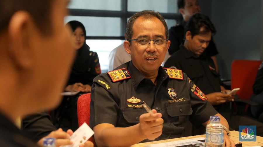 Dirjen Bea Cukai janjikan tidak ada kenaikan cukai rokok drastis.