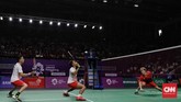 Pertandingan gim ketiga semakin menarik setelah Kevin/Marcus dan Fajar/Rian sempat sama kuat 20-20 dan memaksakan jus. (CNN Indonesia/Adhi Wicaksono)