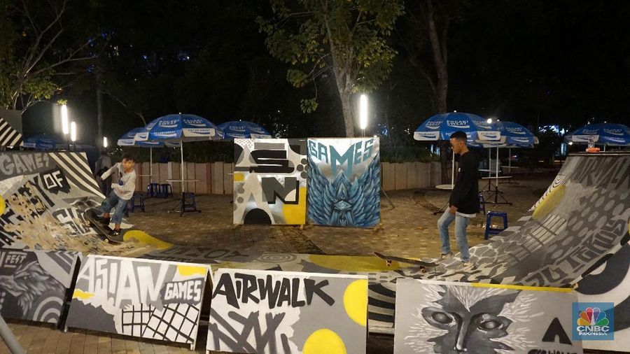 Jangan khawatir kalau tak dapat tiket pertandingan,  ada tempat nongkrong buat penonton Asian Games di GBK Senayan. Banyak festival dan juga bazaar. 