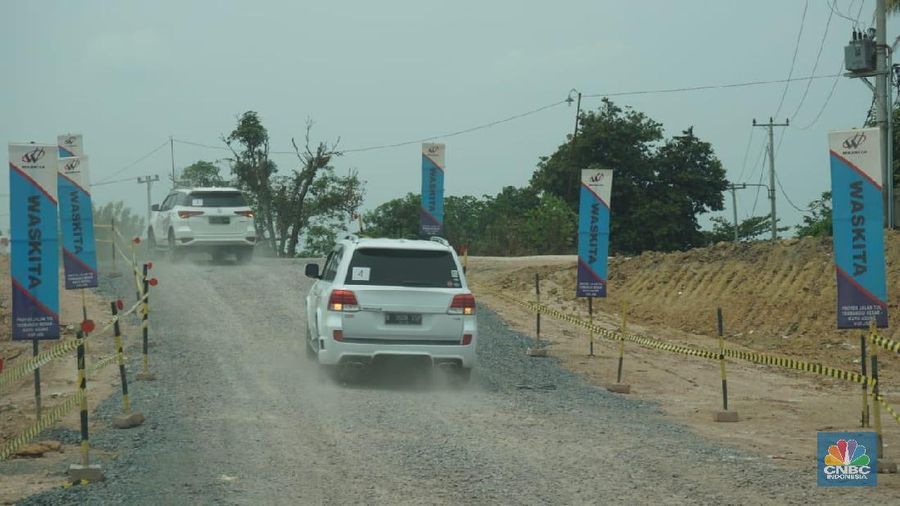 Jalan Tol Trans Sumatera diyakini dapat meningkatkan perekonomian.