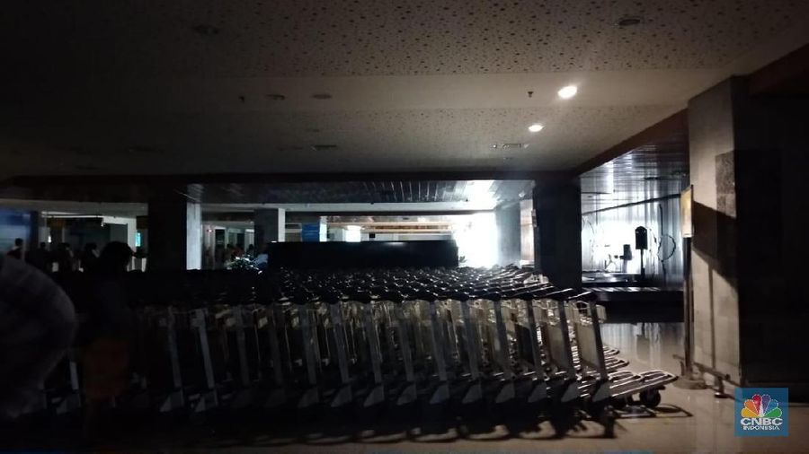 Bandara Ngurah Rai alami kejadian mati lampu.
