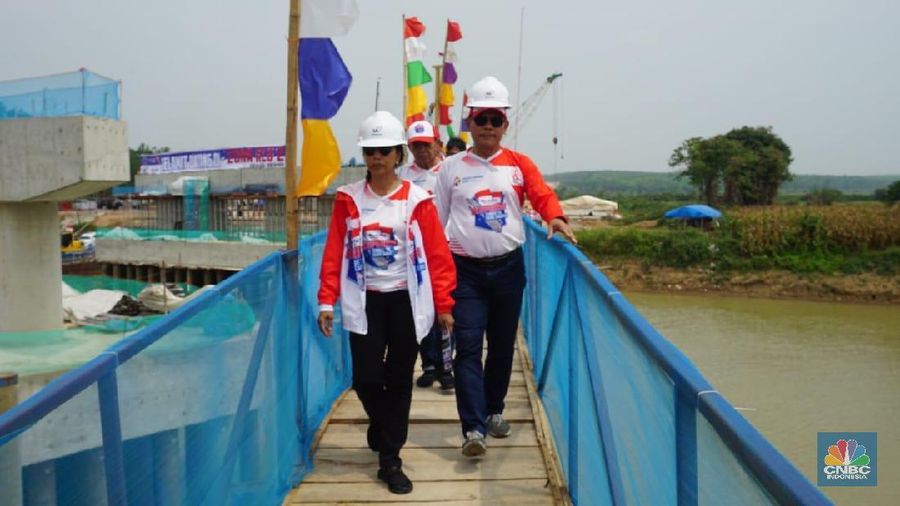 Jalan Tol Trans Sumatera diyakini dapat meningkatkan perekonomian.