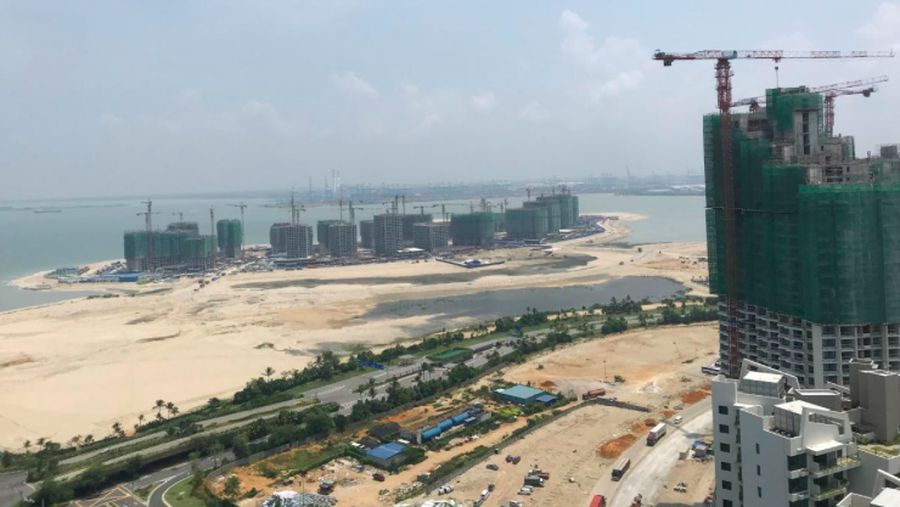 Johor mengatakan warga negara asing (WNA) dipersilakan untuk berinvestasi dan membeli properti di megaproyek Forest City Malaysia.