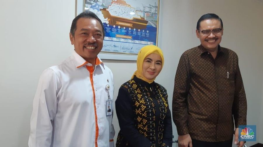Pemerintah tetapkan Nicke Widyawati menjadi Dirut Pertamina definitif, dan mengganti dua direksi lainnya. Menjadikan ini perombakan direksi keenam di Pertamina