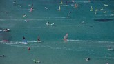 Izmir adalah sebuah kawasan di selatan kota Agean. Ada sekitar 52 pantai di Izmir yang sudah bersertifikat Blue Flag.