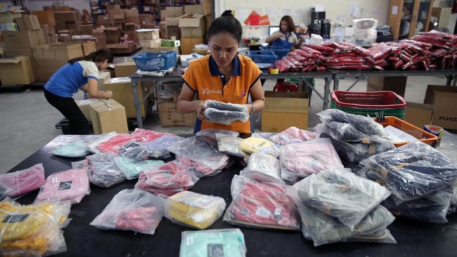 Utang rumah tangga Thailand sudah mencapai 77,6% terhadap PDB pada akhir Maret 2018.
