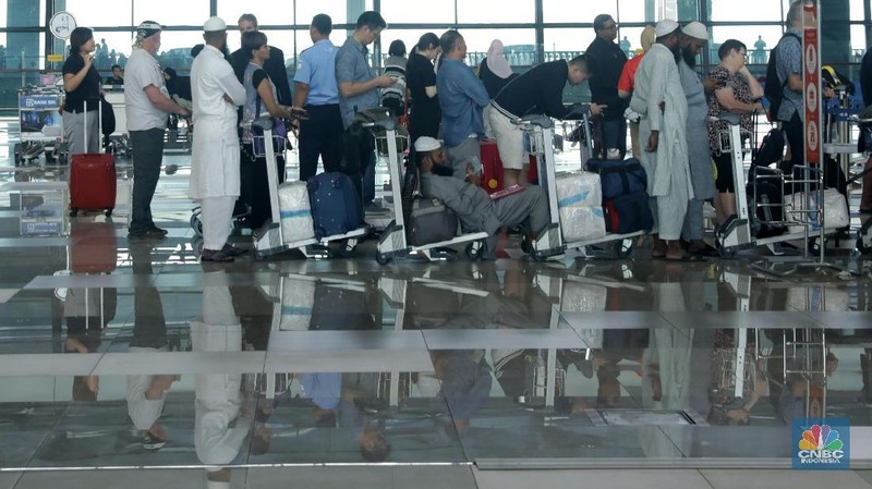 Rencana revisi tarif batas bawah pesawat merupakan imbas dari kenaikan harga avtur.