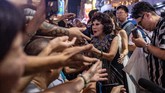 Artis lokal yang sempat mengunjungi kawasan itu akhir pekan lalu pun berharap pemerintah mendukung budaya jalanan di Mong Kok. (AFP PHOTO / Philip FONG)