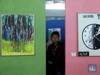 Lukisan Karya Pasien Rumah Sakit Jiwa Mejeng di Soetta