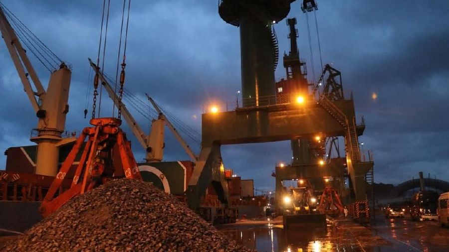 Dengan nilai investasi US$ 10 milyar atau setara Rp 146 triliun, proyek ini mengerjakan pengolahan nikel sampai baterai litium untuk mobil listrik. 