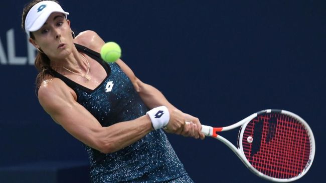 Buka Baju di Lapangan, Alize Cornet Ditegur Wasit