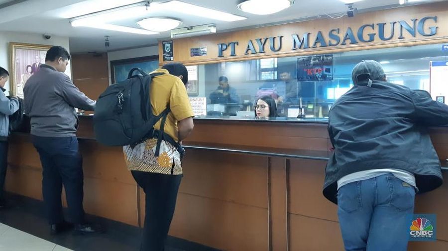 Pelemahan rupiah terhadap dolar Amerika Serikat (AS) kembali berlanjut saat ini.