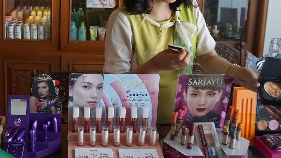 Perseroan akan meningkatkan pangsa pasar milenial untuk produk-produk kosmetik yang bisa diterima semua kalangan.