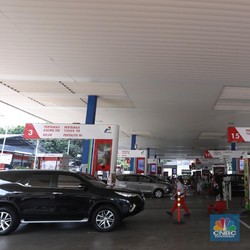 Sederet Mobil Mewah Tak Boleh Beli Pertalite, Punya Anda?