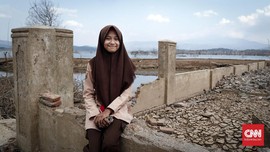 Cerita Ninik Mengais Puing Kenangan di Dasar Waduk Jatigede