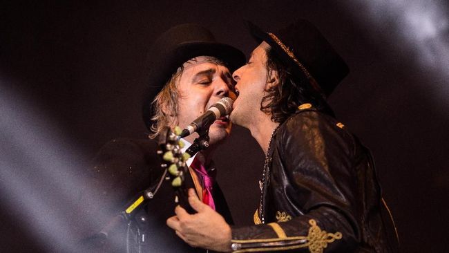 Sehari Bebas, Pentolan The Libertines Ditahan Lagi di Paris