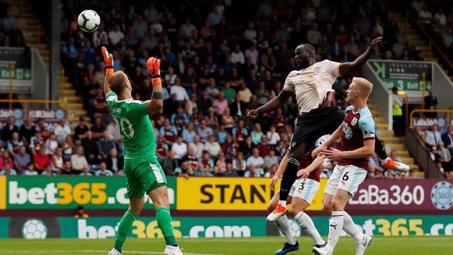 Manchester United Menang, Tottenham Kalah di Liga Inggris
