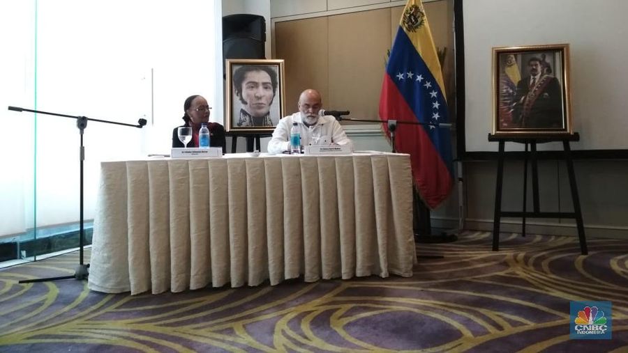 Wakil Menteri Luar Negeri Venezuela Dario Molina menjelaskan mengenai kondisi ekonomi negaranya dalam kunjungannya ke Jakarta.