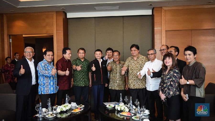 Jack Ma menyampaikan beberapa masukan kepada pemerintah dan pelaku usaha.