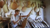 Musik tradisional Ukraina bernama dumas. Musik ini mengalun seperti balada dengan iringan alat musik sederhana seperti kobza.