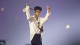 Lagu 'Love Scenario' dan 'Rhytm Ta' dibawakan oleh iKON dalam penampilannya. (INASGOC/Wahyudin/MTG/18)