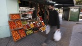 Hampir 70 persen utang yang dihimpun oleh Argentina sebagian besar berbentuk mata uang asing. (REUTERS/Agustin Marcarian).