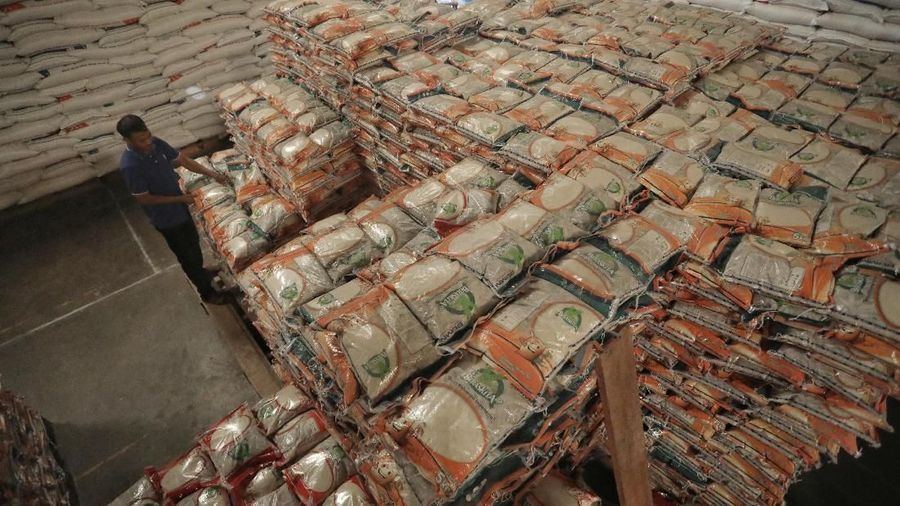 Target OP CBP ini akan menggelontorkan CBP sebanyak 10.000-15.000 ton per hari dengan ketentuan harga Gudang Rp 8.100 per kg.