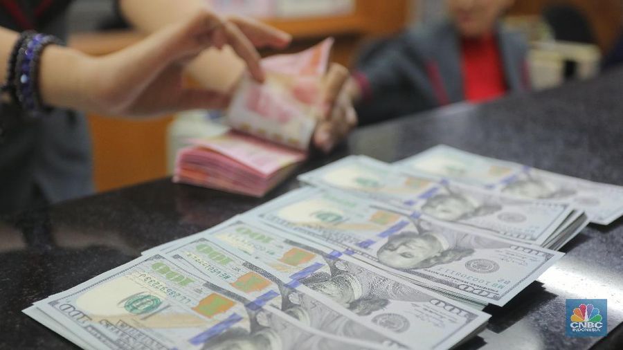 Nilai tukar rupiah hari ini melemah 0,21% dibandingkan posisi penutupan perdagangan akhir pekan lalu.