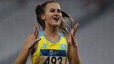 Nadezhda termasuk salah satu atlet yang memiliki banyak penggemar di arena atletik SUGBK selama gelaran Asian Games 2018. (REUTERS/Willy Kurniawan)