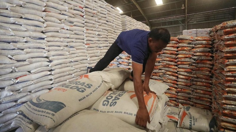 Target OP CBP ini akan menggelontorkan CBP sebanyak 10.000-15.000 ton per hari dengan ketentuan harga Gudang Rp 8.100 per kg.