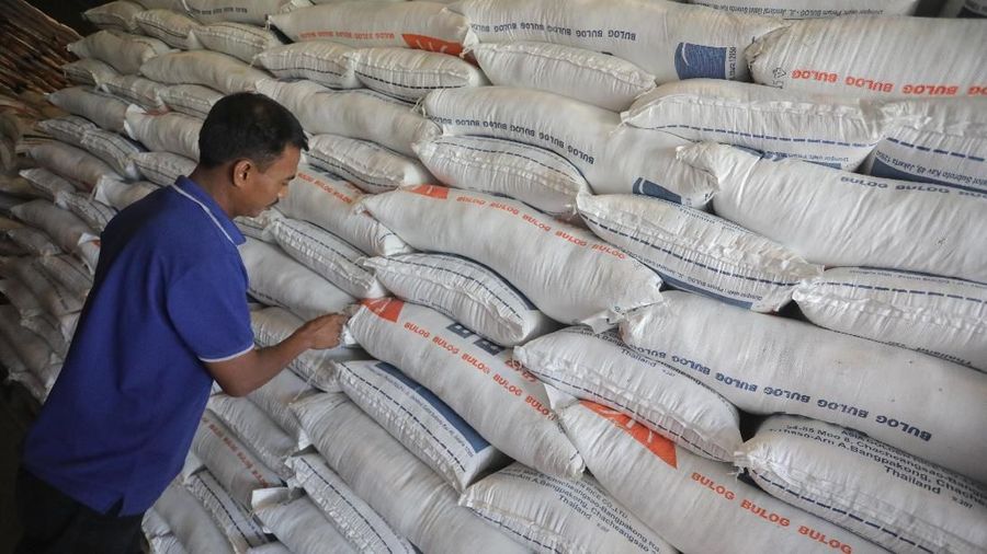 Dalam cuitannya pagi ini, Faisal menyoroti impor beras sepanjang Januari-November 2018 yang mencapai 2,2 juta ton