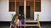 Sejumlah anak-anak korban gempa berada di bangunan