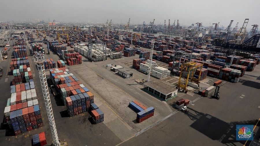 Pemerintah menaikkan PPh Pasal 22 terhadap 1.147 barang konsumsi impor.