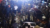 Saat ini pemerintah memprioritaskan untuk memberikan bantuan dan penyelamatan bagi para korban. (AFP PHOTO / Dibyangshu SARKAR)