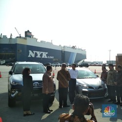 Ke Vietnam, Jokowi Perjuangkan Ekspor Mobil RI