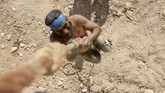 Daerah operasi pemberontak baru ini meliputi Daraa, Quneitra, Homs, Hama, dan Idlib. (AFP Photo/Aaref Watad)