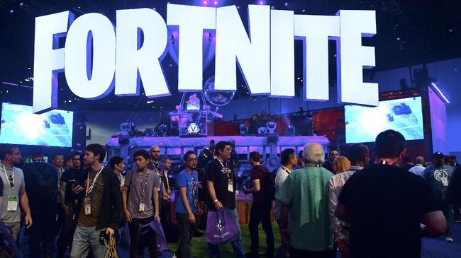 Jajal Fortnite <i>Mobile</i> dengan Gim Konsol