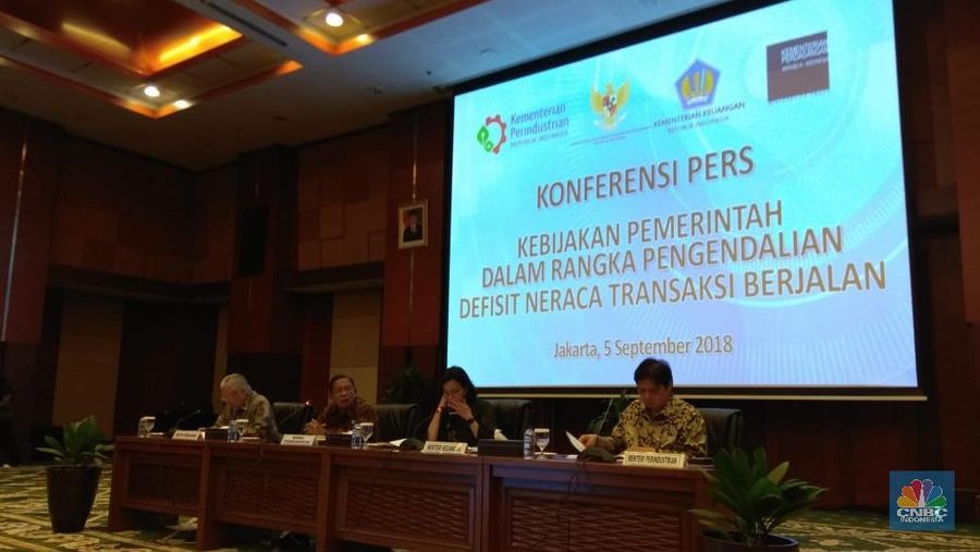Pemerintah mengumumkan kenaikan PPh Pasal 22 terhadap 1.147 pos tarif barang.