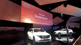Mercedes-Benz meluncurkan sport utiliy vehicle (SUV) bertenaga listrik masa depan, EQC di Swedia. (REUTERS/Esha Vaish)