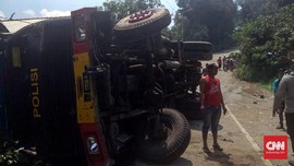 Truk Brimob Kawal Kunker Jokowi Kecelakaan, Dua Tewas