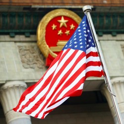 China Ancam Balas Bea Impor Baru AS