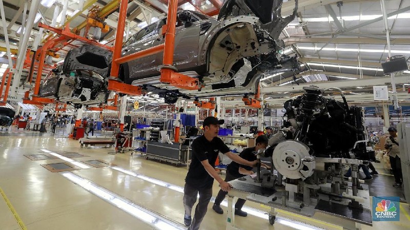 Mobil ini ditawarkan dengan harga Rp599 juta off the road dan Rp769 juta off the road untuk tipe New MINI Cooper S Countryman Sports.