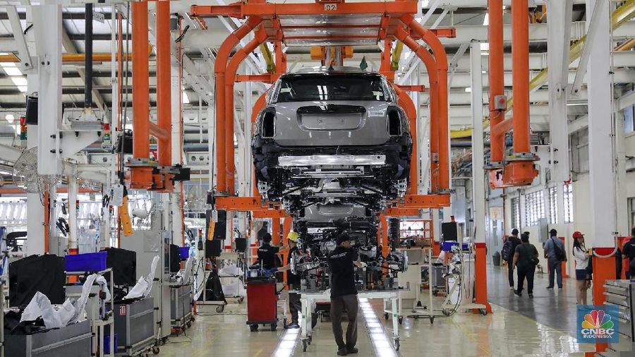 Mobil ini ditawarkan dengan harga Rp599 juta off the road dan Rp769 juta off the road untuk tipe New MINI Cooper S Countryman Sports.