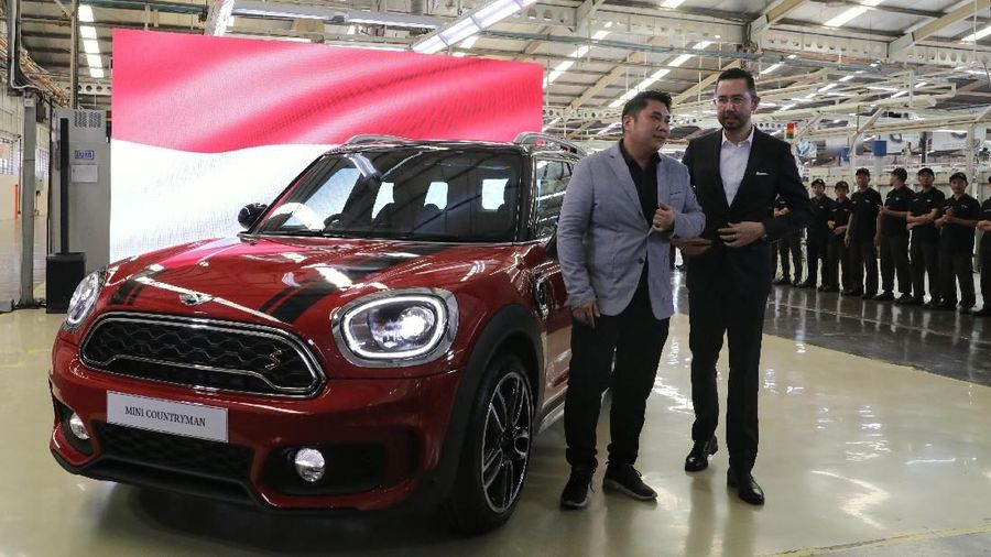 Mobil ini ditawarkan dengan harga Rp599 juta off the road dan Rp769 juta off the road untuk tipe New MINI Cooper S Countryman Sports.